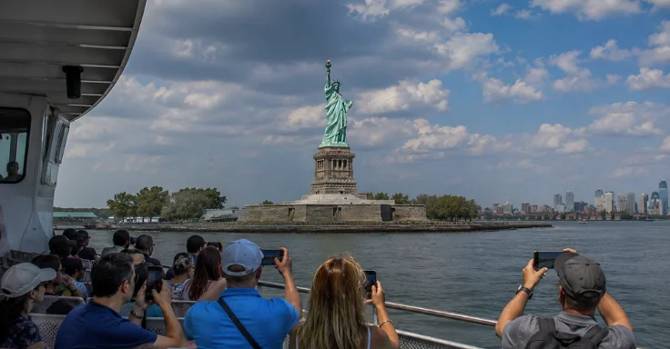 which day is best to visit the statue of liberty